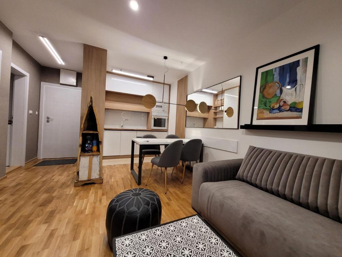 Apartment Ornament Lux วรินรัชกา บานยา ภายนอก รูปภาพ